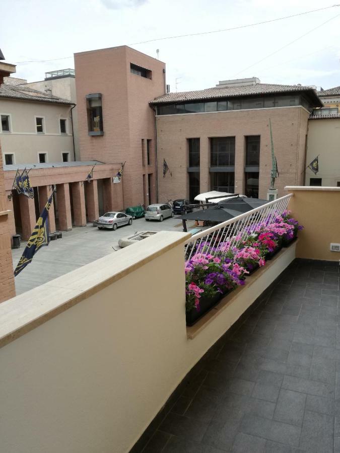 Bloom Rooms Foligno Exterior photo